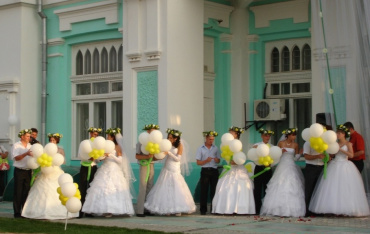 Две пары влюбленных астраханцев поженятся на всероссийском свадебном фестивале